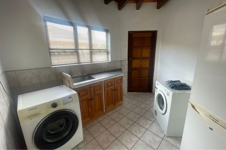 5 Bedroom Property for Sale in Sunrise On Sea Eastern Cape